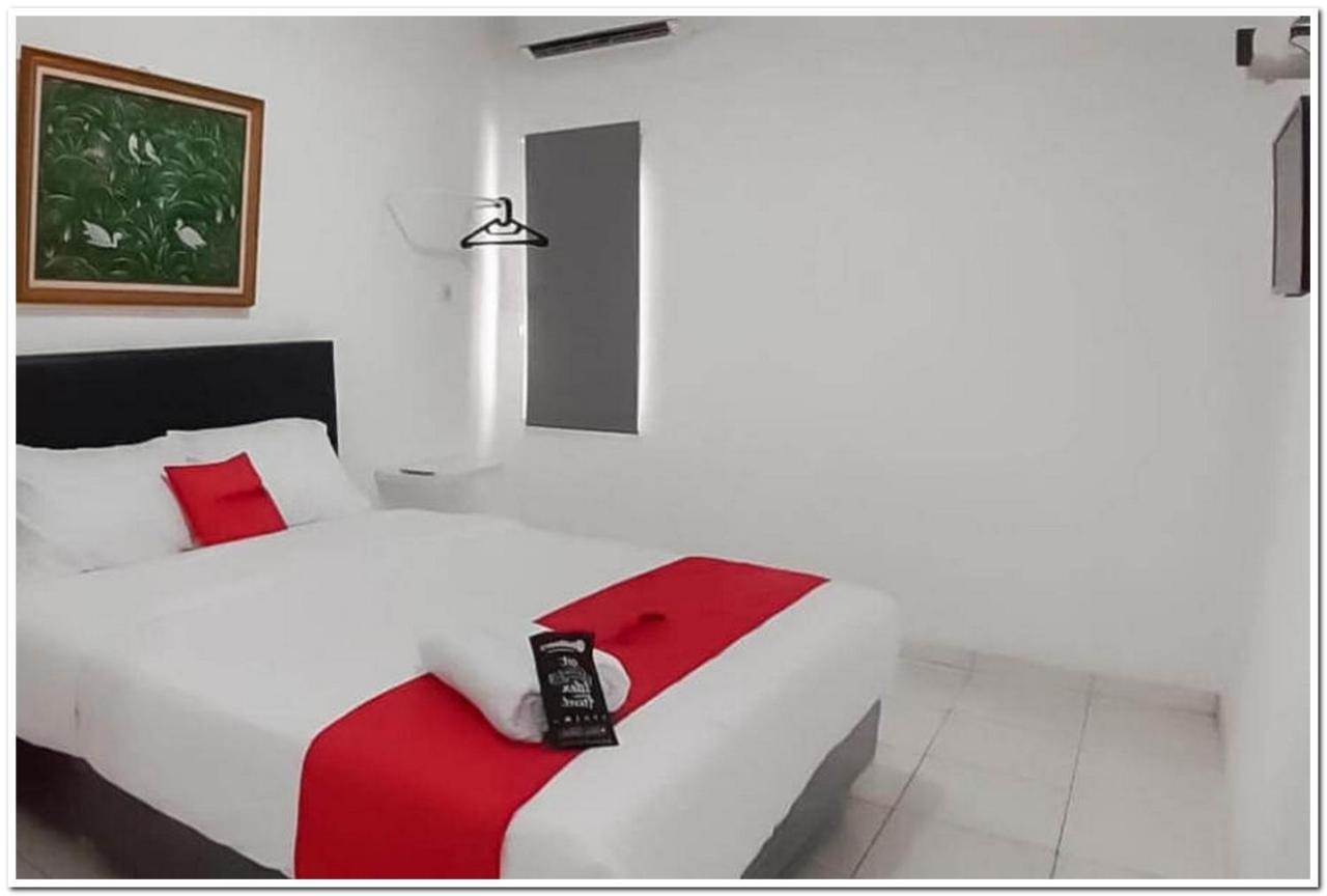 Hotel Reddoorz Syariah @ Jl Raya Sukabumi Sukaraja  Exterior foto