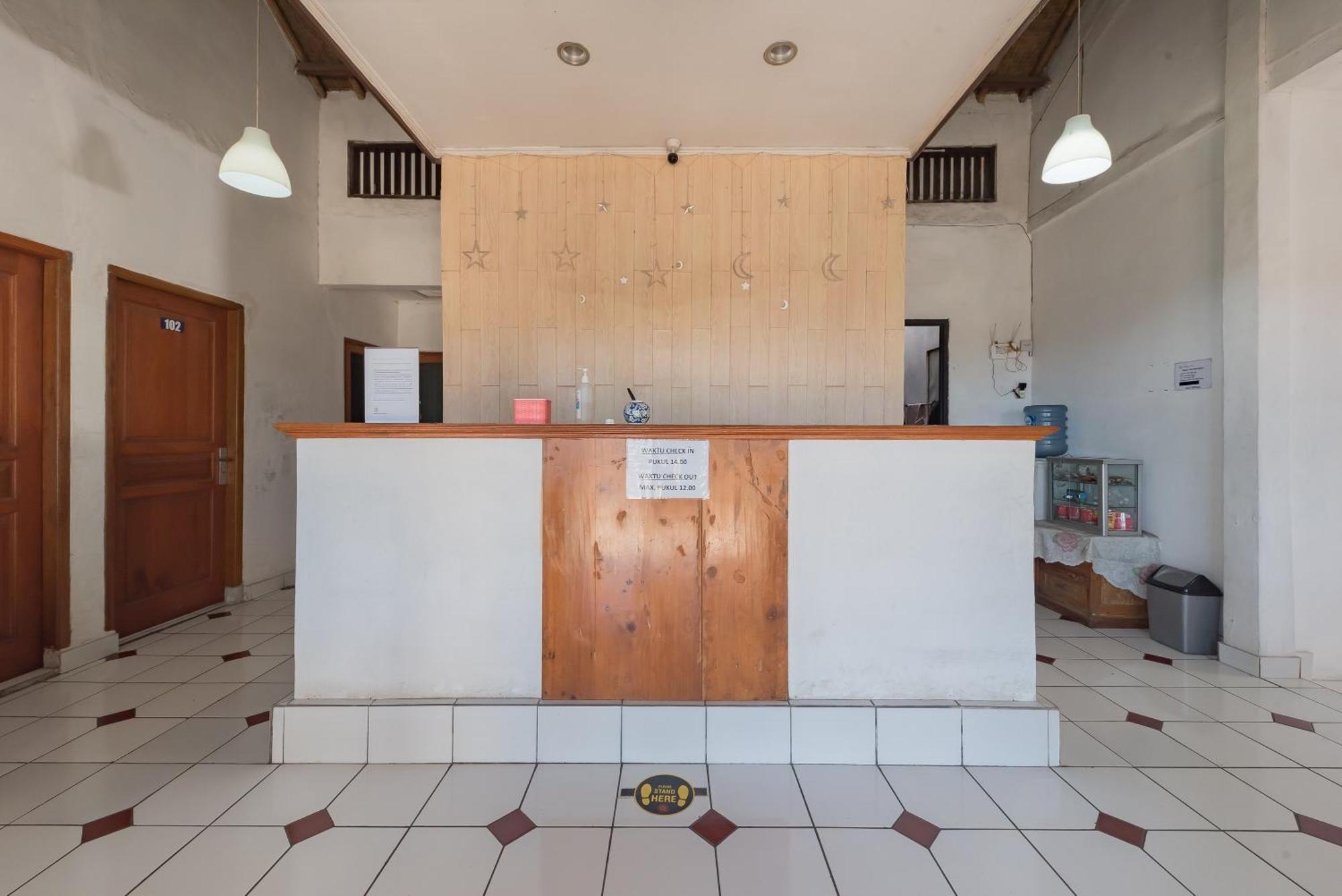 Hotel Reddoorz Syariah @ Jl Raya Sukabumi Sukaraja  Exterior foto